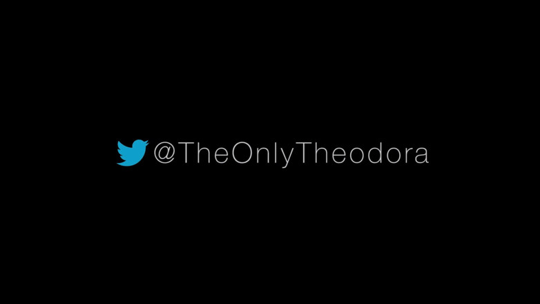 Theodora: Masturbar ao lado dela