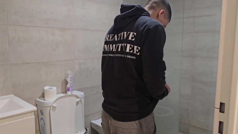 LoverDevilx: 내 친구에게 사정 얼싸를 부탁했고 그는 샤워하면서 나에게 줬어!