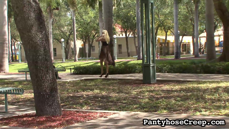 Helpless Teens: Pantyhosecreep - Christi Anderson pentihoj jhatka nirdesh