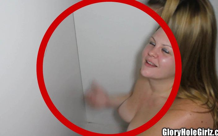 Glory Hole Girlz: परफेक्ट स्तन निगलने वाली गोल-मटोल ग्लोरी होल लंड चोदने वाले बड़े स्तन चूसती है
