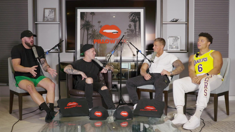 Pillow Talk: Honička s S*x Infront of Nathan!!