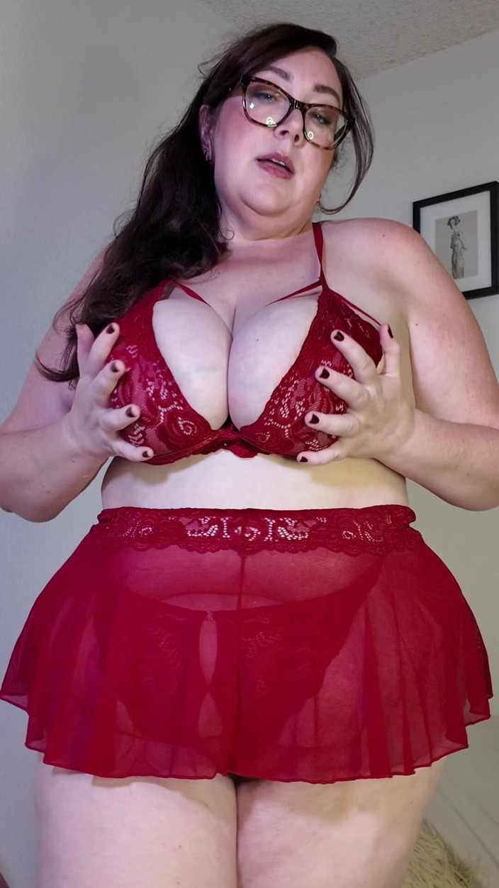 cutejayne: 赤い股なしランジェリーのぽっちゃり系美女ジェイン