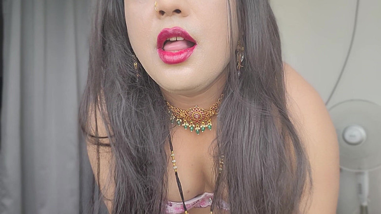 Indiansissychubby: Гулаби Сари Лали Лал Дисте ми Бхари Раджа Боча Маджха Мар