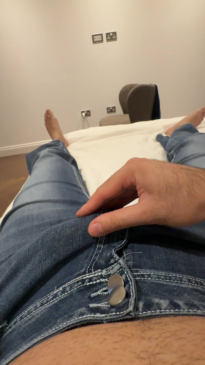Cock in Jeans: POV Solo-masturbation in Blue jeans - kommen in fleshlight