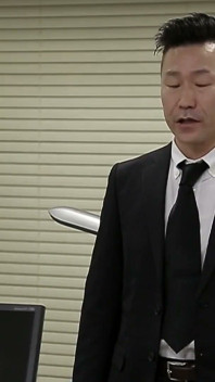 贪得无厌的办公室熟女抽干所提供的每一根鸡巴