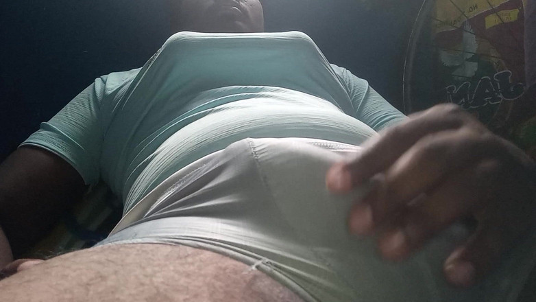 Sweet Indian cock: Mijn borsten en penismassage met tieten zuigen