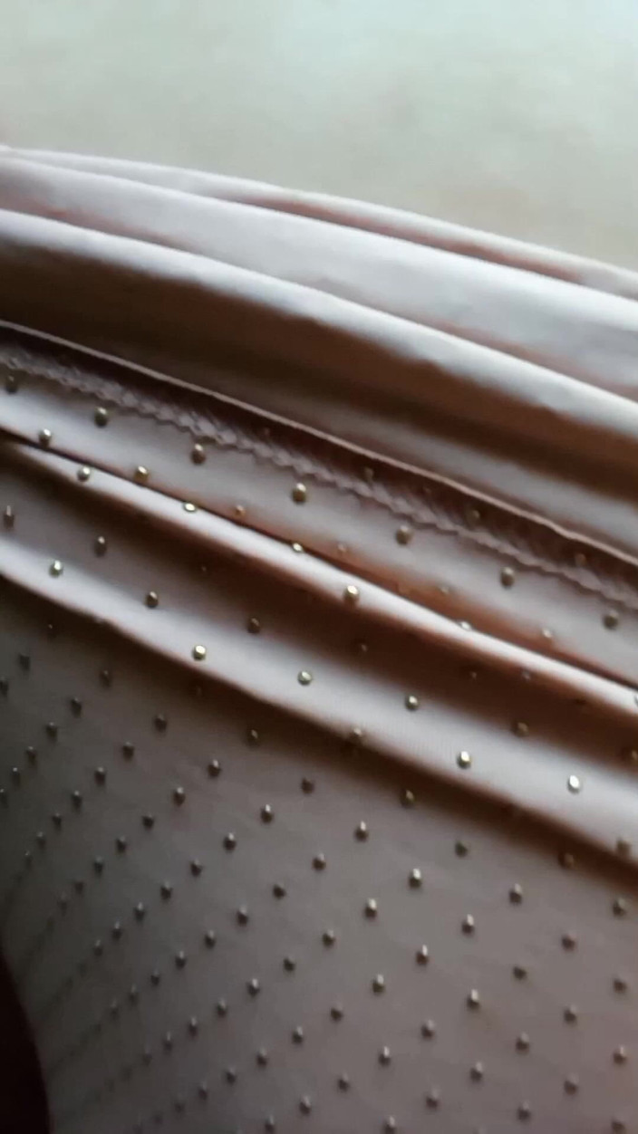 Dog4242: Tante seksi ini dipuasin sama besar cowok berotot