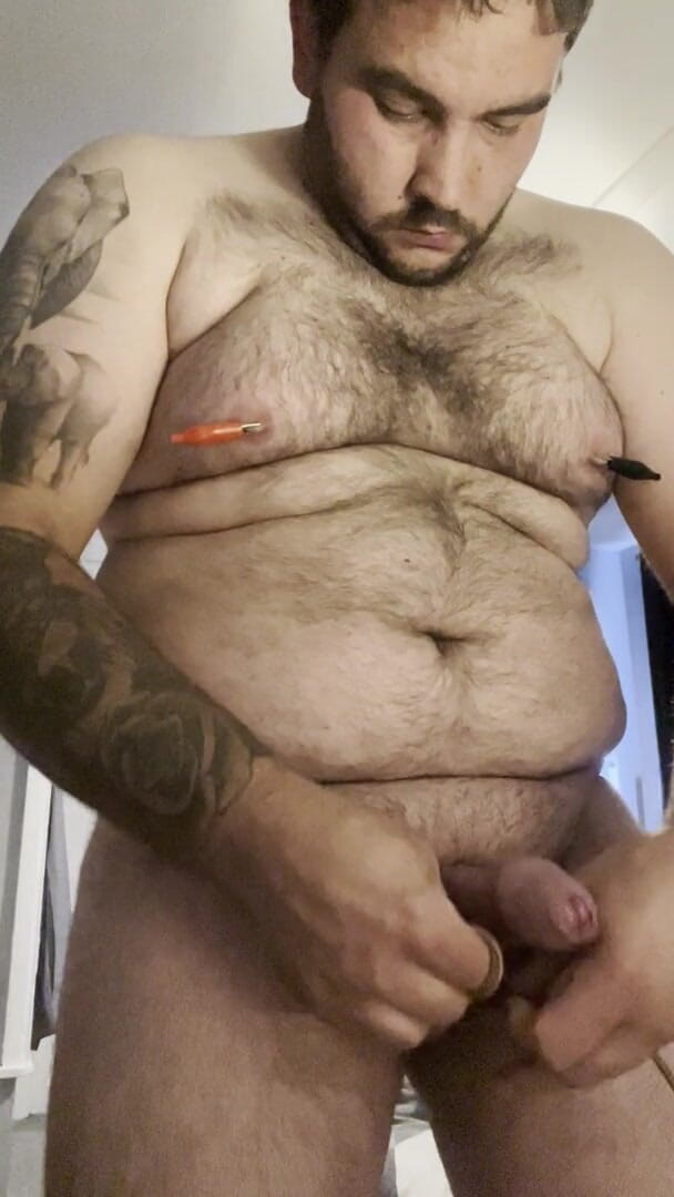 Shaun Cbt: 익스트림 젖꼭지 클램프와 엉덩이 플러그로 본데지에서 자지와 공은 보라색으로 변해 크로스드레스팅을 했습니다.