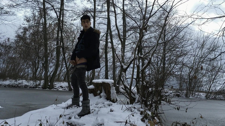 Idmir Sugary: 冬天在雪地里撸管两次