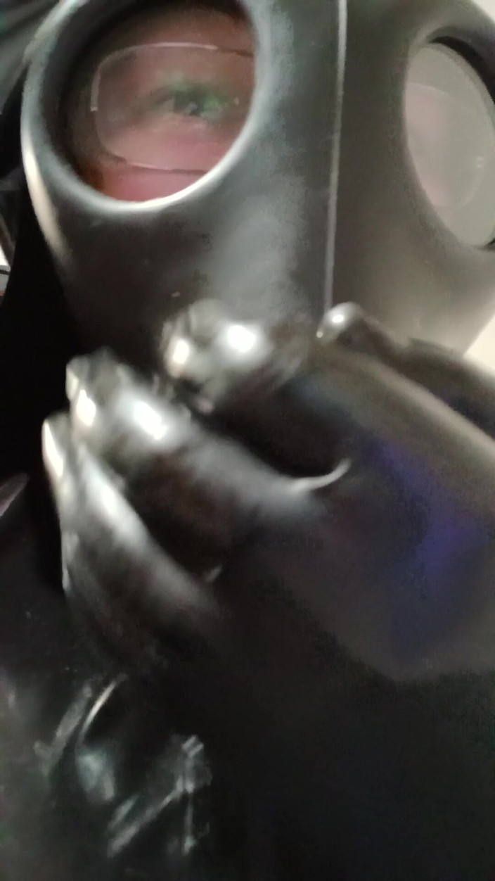 Latex Boy: Isreali Gasmask, survêtement en latex, éjac