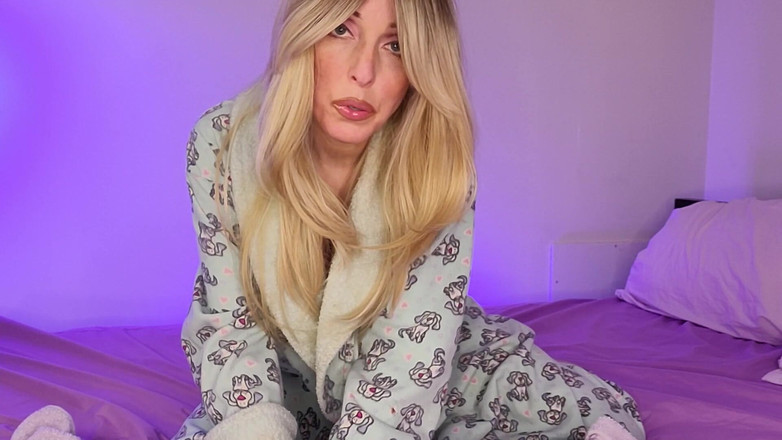 Brenna Lilac: Metti il tuo piccolo cazzo per me