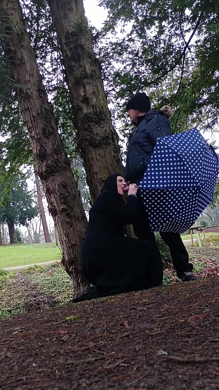 Asisa_oz: Eu joguei com um pau grande fora no parque, dei...