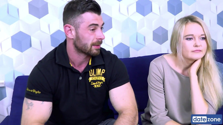 Datezone: Adam karısını bir yabancıyla paylaşıyor, kaslı adam