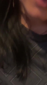 美丽的熟女与饥饿的阴户在厕所撒尿，撒尿特写182 - 小便绝望和湿润的阴户手淫 - i'v