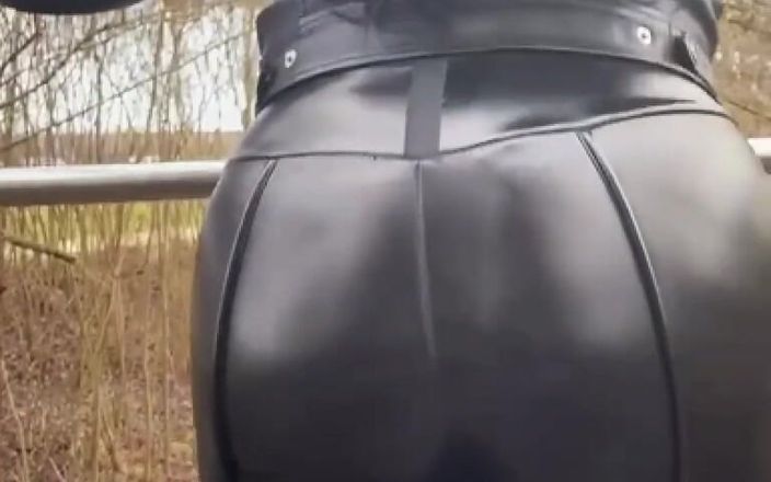 LadyAyse5: MILF paní ukazuje 1