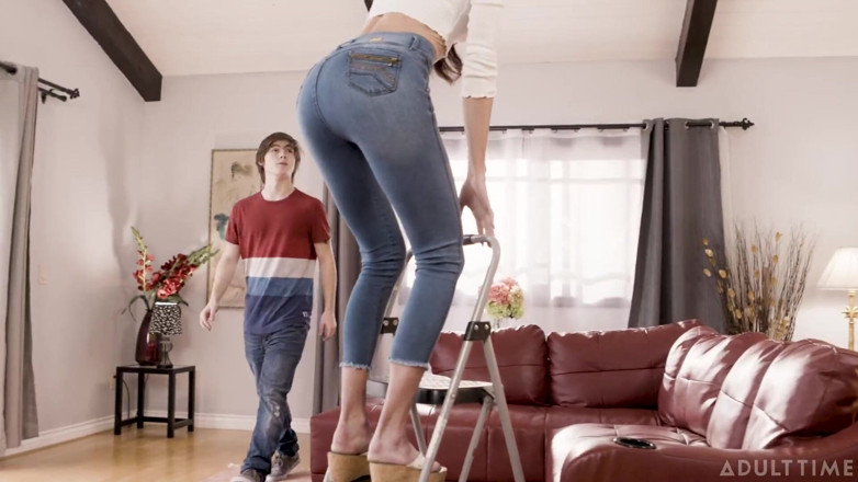 Mommys Boy: Mommy's Boy - Garoto de sorte ganha um carro perfurando sua...