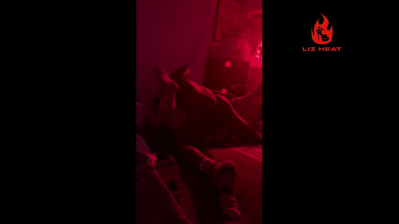 Liz Heat: Matura puttana moglie- notte a luce rossa