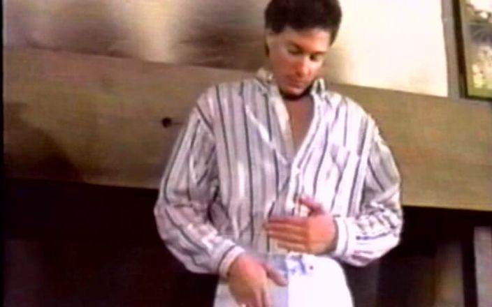 Gay RetroX VHS: Män som utforskar köttliga stigar #6