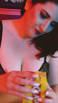 Помада цілує asmr