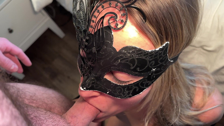 TheSecretSessions: Oyuncağımla oynuyorum ve biraz döl yutuyor