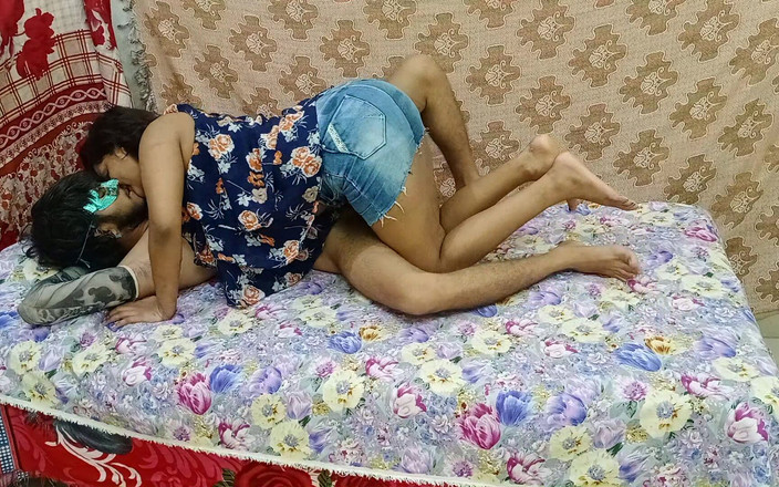 Hindi-Sex: Indische jungfräuliche muschi bekommt zum ersten mal schwanz und wird...