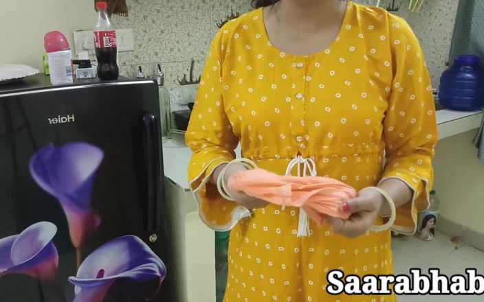 Saara Bhabhi: Hindi sex story roleplay - gorąca indyjska macocha przyłapana na prezerwatywie...