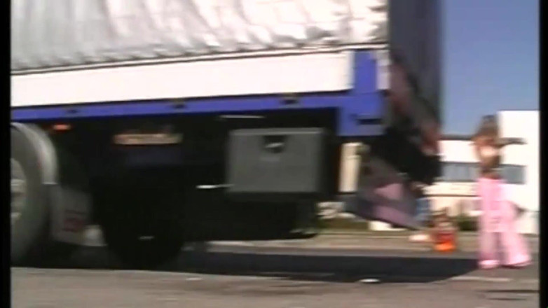 Deutschland porn: Bakma ama dokunabilirsin