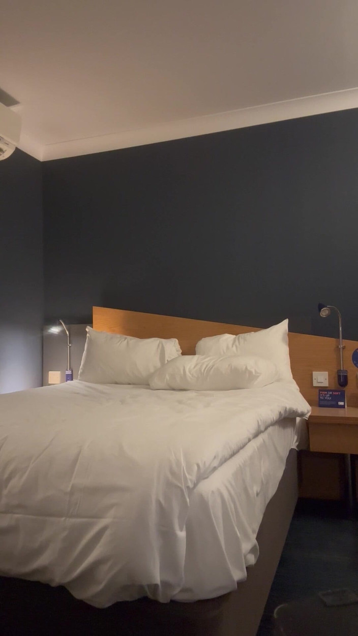 Jeffry: Ojczym bawi się kutasem