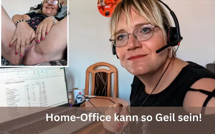 Feuchte Sofia: Horny in the Home Office - Masturbation with Fingers and Voice
