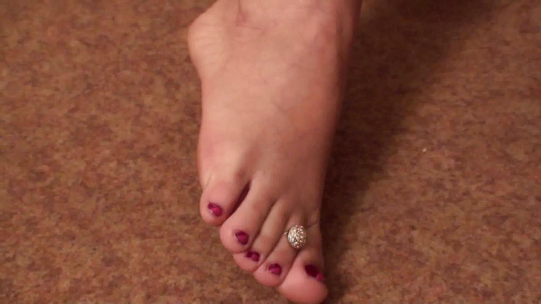 Foot Girls: 素人恋足癖与穿着性感内衣的少女