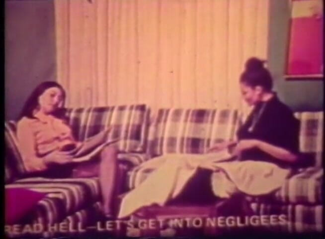 Vintage Usa: 입에 정액을 빠는 거유녀 털이 무성한 쓰리섬 보지