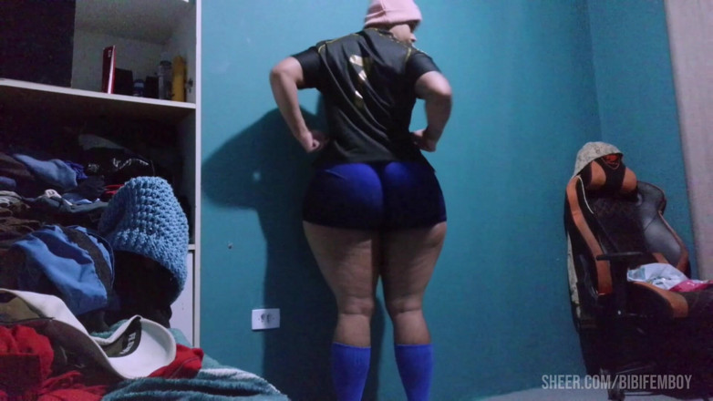 Sissy sapeca studio: A Curvy Tranny with a Big Ass and a Feminine...