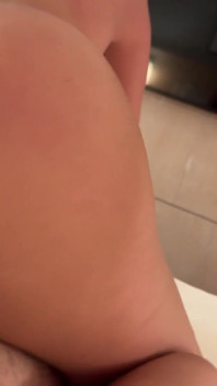 La pornostar tiktok Aleksa Mink scopa il suo primo fan