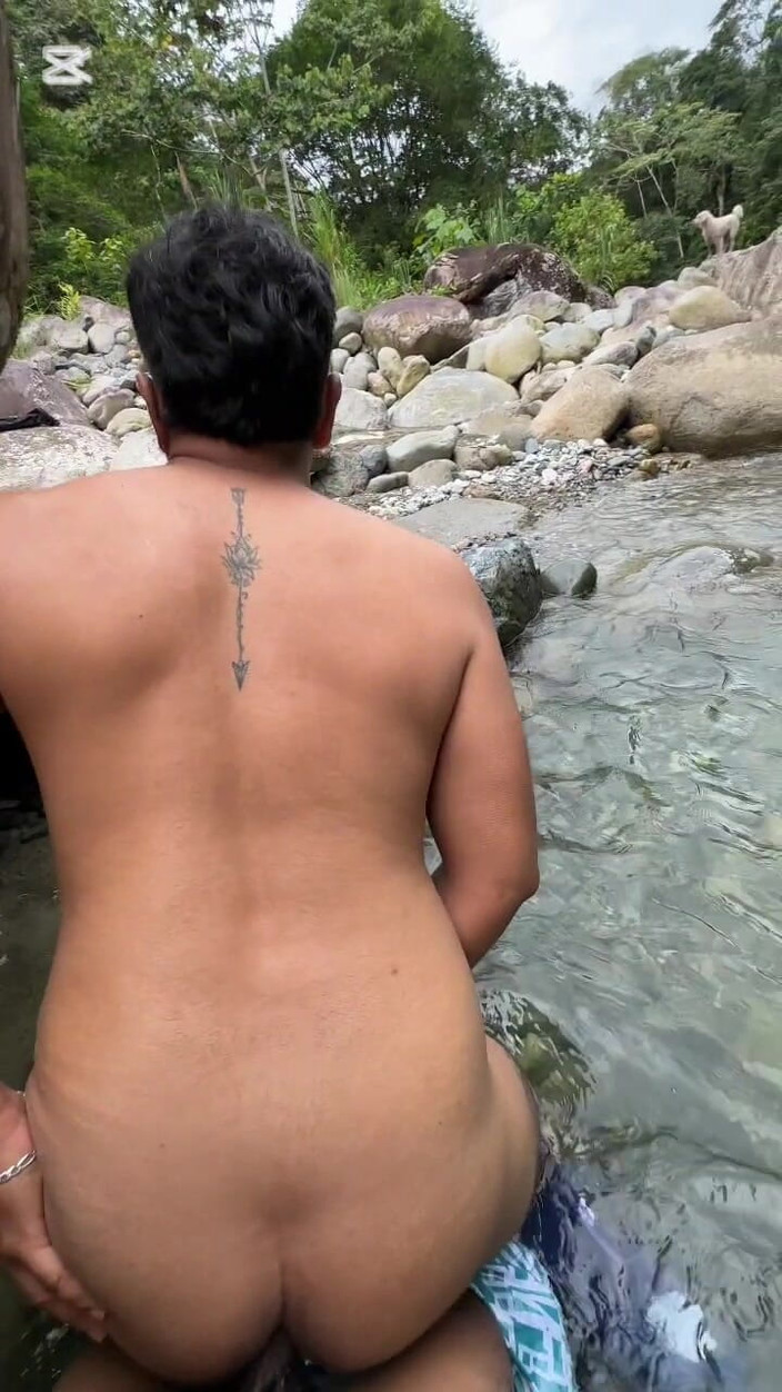 Deiby Latino: 年轻的素人和同性恋拉丁裔在户外啪