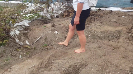 Yvette xtreme: Dirty barefoot walk with Yvette Costeau