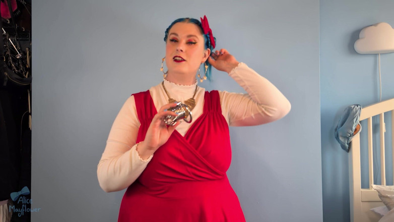 Alice_Mayflower_Scottish: Vampire Glove JOI &amp; Caged for Locktober - Solo Girl