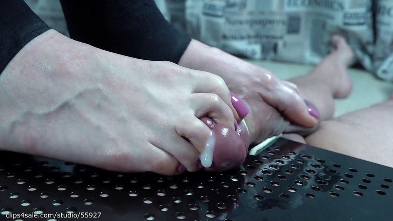 Homemade_Handjob: Peehole - jogo com os pés