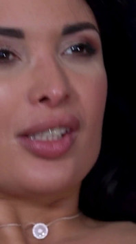Anissa Kate dans un quatuor torride avec 3 hommes