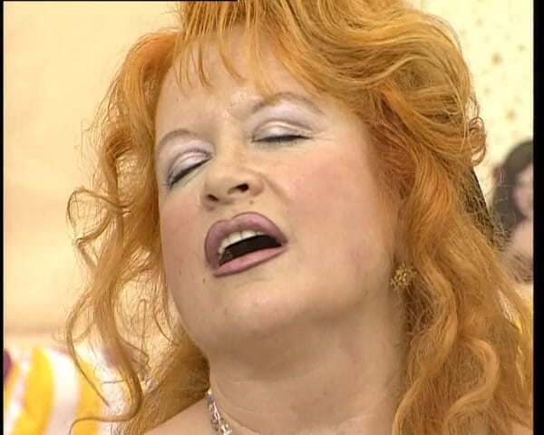 YOUR FIRST PORN: Oma Linda This Is How Old Women Jerk off - Grandma...