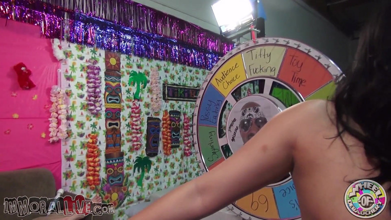 Immoral Live: Người đẹp Châu Á Gia Grace khoe bộ ngực DD hoàn toàn...