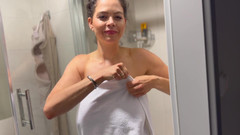 Shione Cooper: Osprchte se se mnou