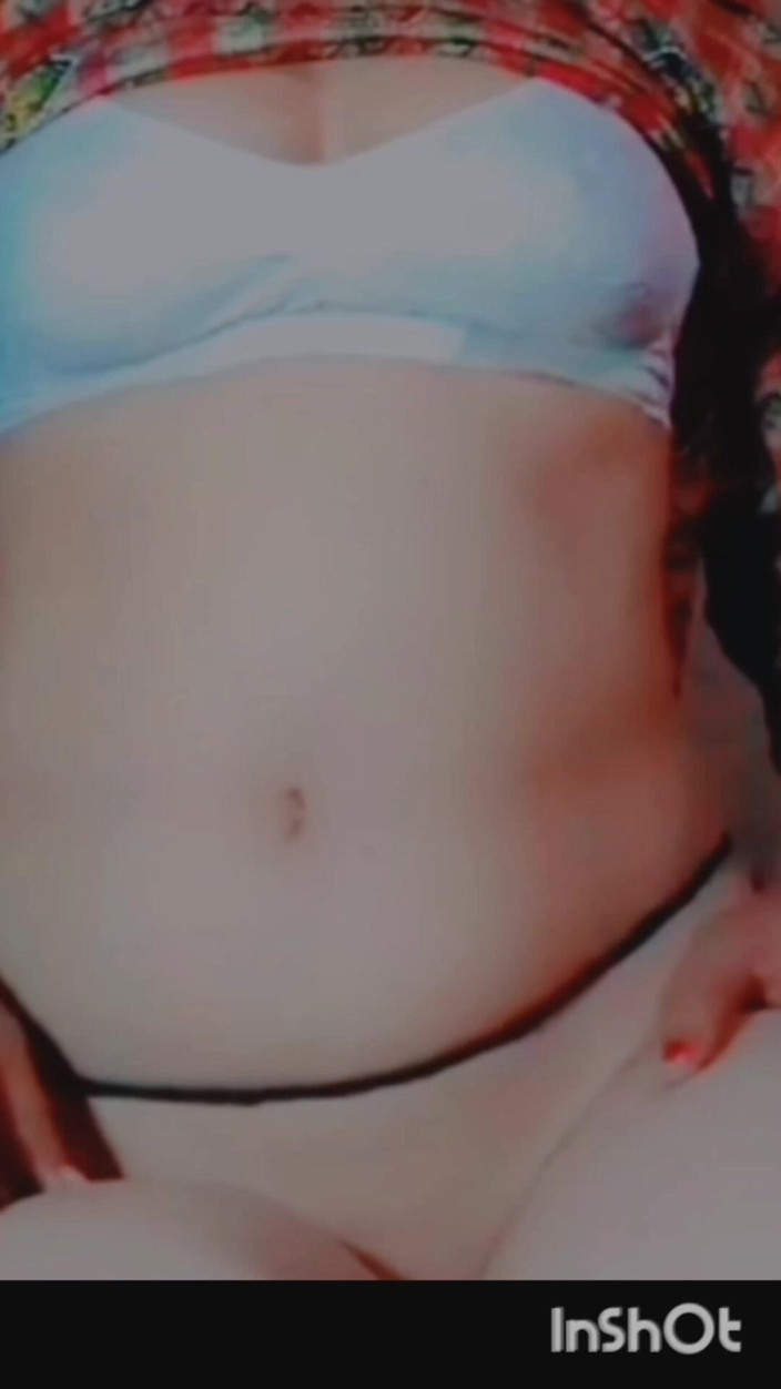 TricolorMusic3: Mms Video of Desi Indian Delhi Lady Fingering Her Pussy...