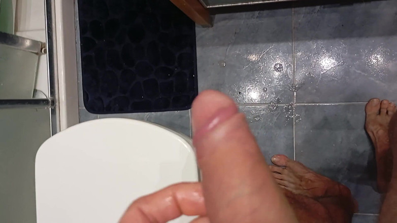 Elvissc: Zvrácený chlap vám ukáže svého ochablého ptáka plného spermatu a...