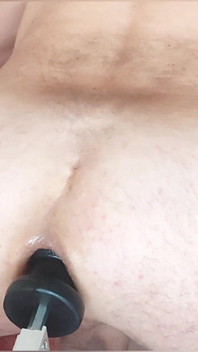 Aku ngentot pantatku pakai butt plug favoritku dengan diameter 2,5