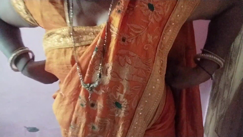 Yourgeeta8899: Sister-in-law Was Going to the Function Wearing a Beautiful Saree!...