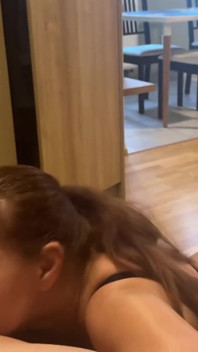 Brasilianische MILF wird vor ihrem cuckold-Ehemann gefickt