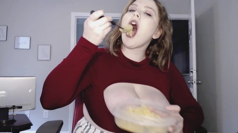 Emma Lilly: 4 minutes mukbang