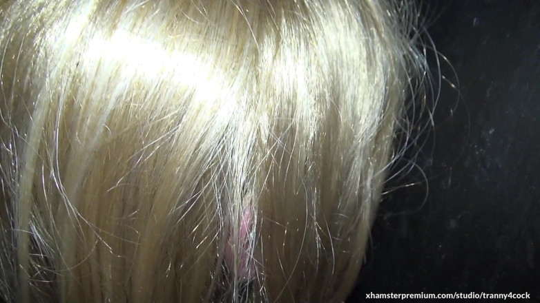 Tranny 4 cock: Susan succhia 9 cazzi al gloryhole