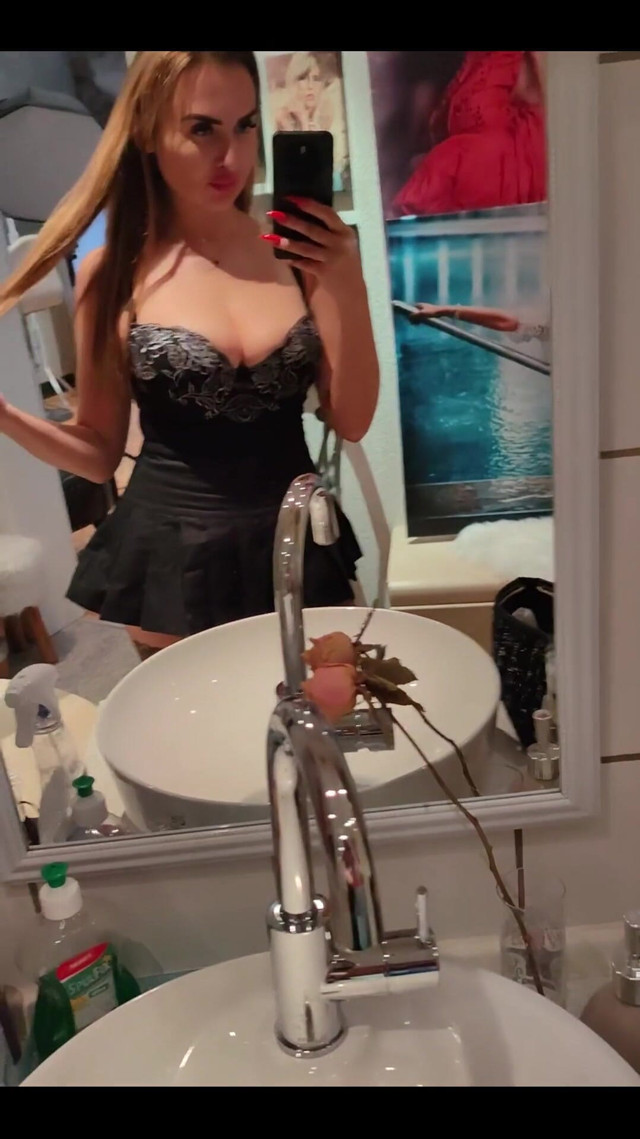 Before the Shoot (Goddess Lena)
