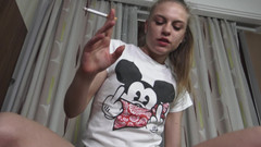 Solo Austria: Teenie Dildo Jezdí na kouření!